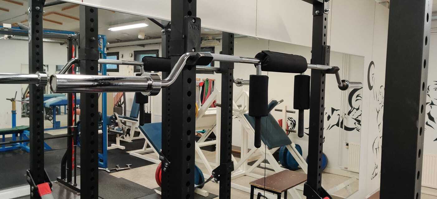 Kuntosali Bodyplace - vapaat painot ja tangot